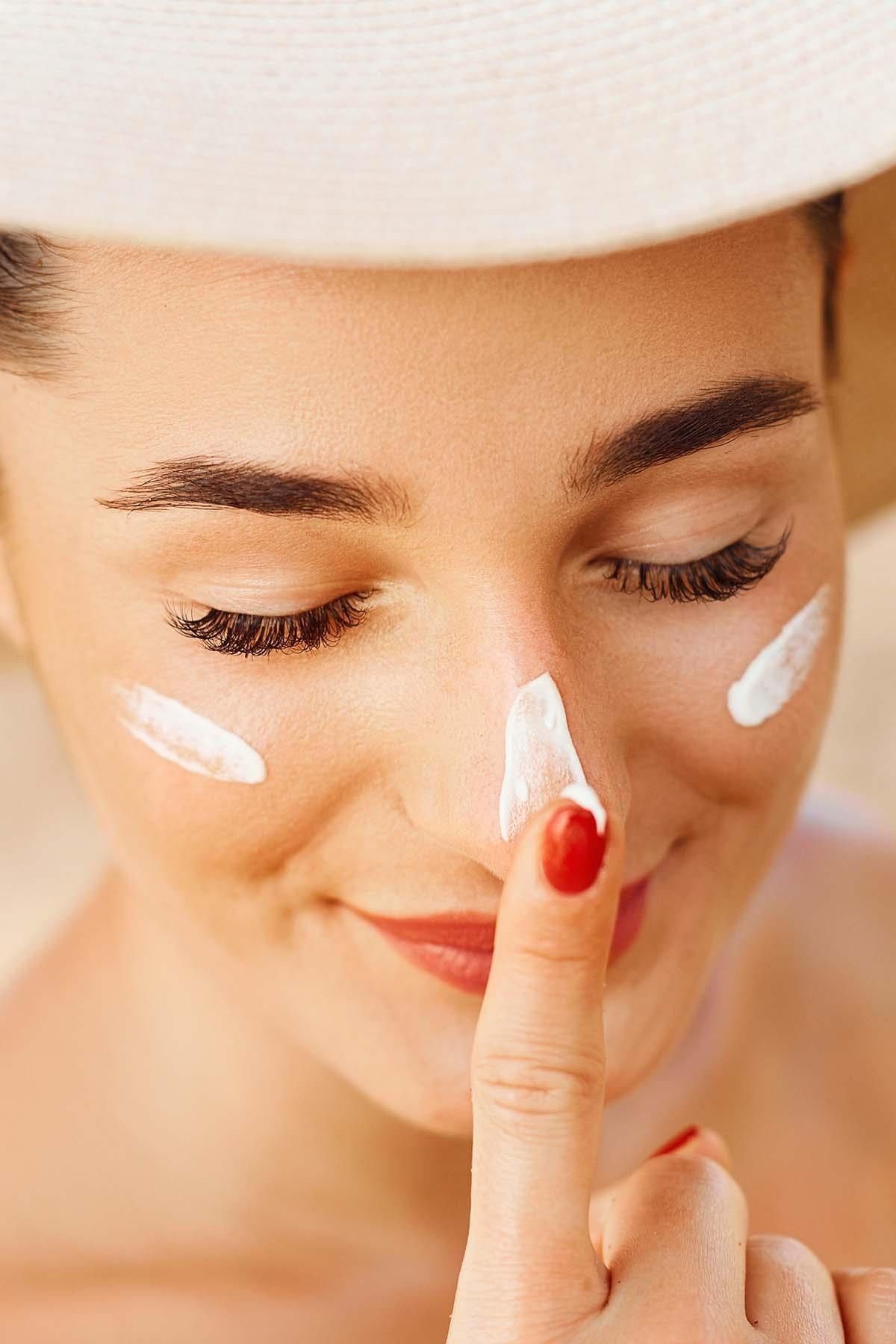 کرم ضد آفتاب مرطوب کننده و ضدلک Luis Bien با +SPF50 - تصویر 6
